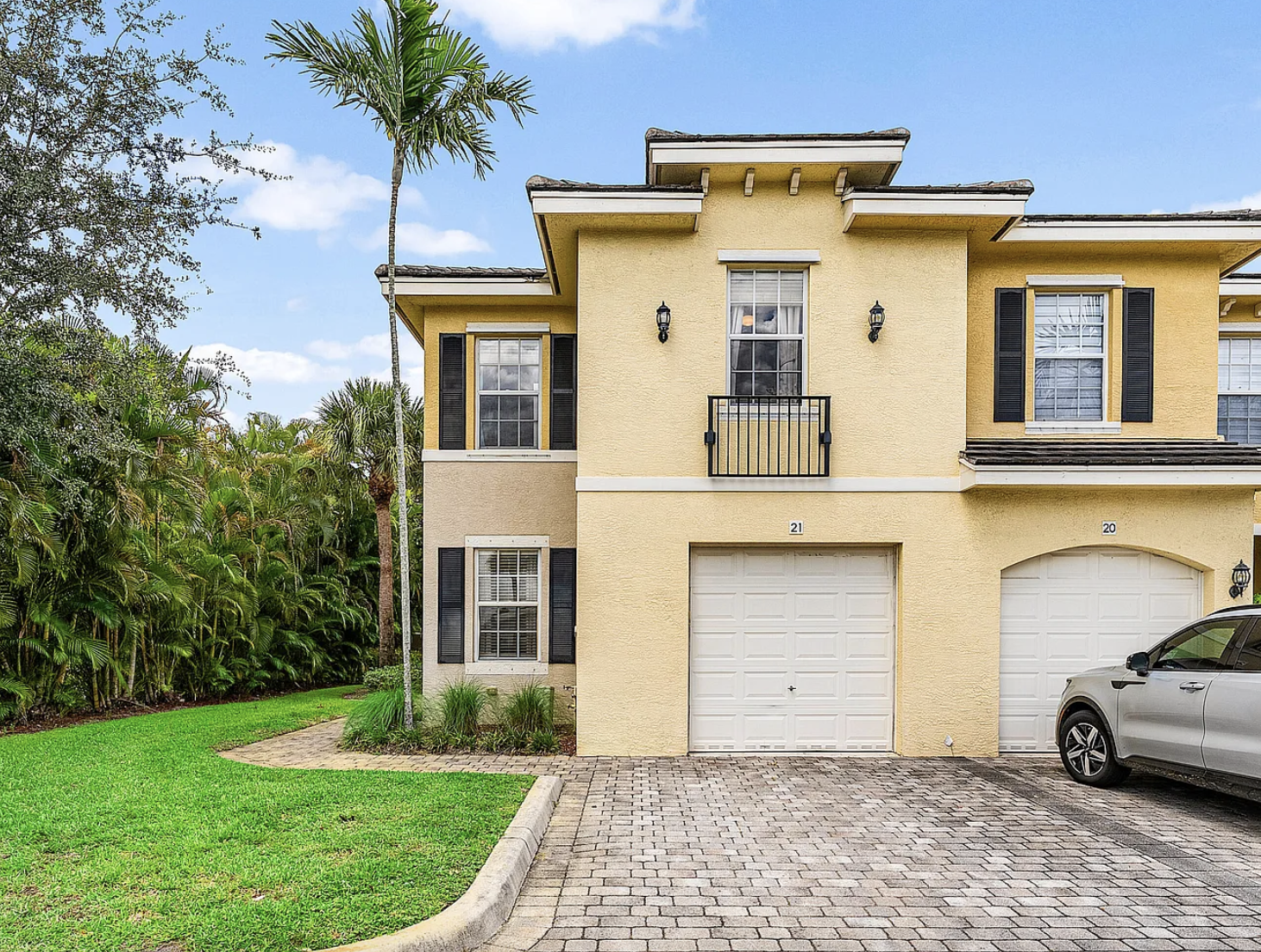 20-View of unit from front